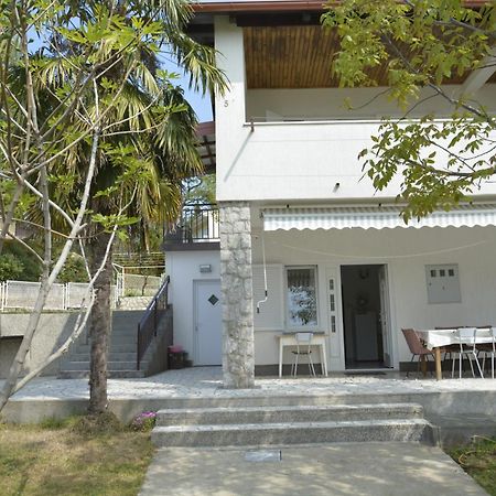 Apartmani Gaj Малинска Экстерьер фото