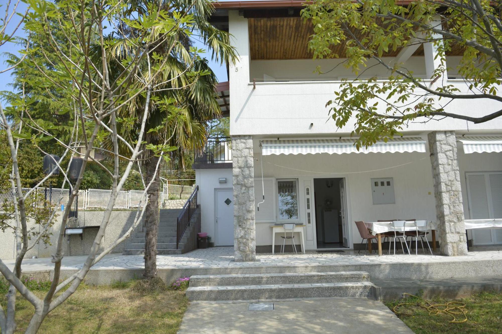 Apartmani Gaj Малинска Экстерьер фото