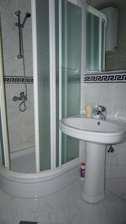 Apartmani Gaj Малинска Экстерьер фото