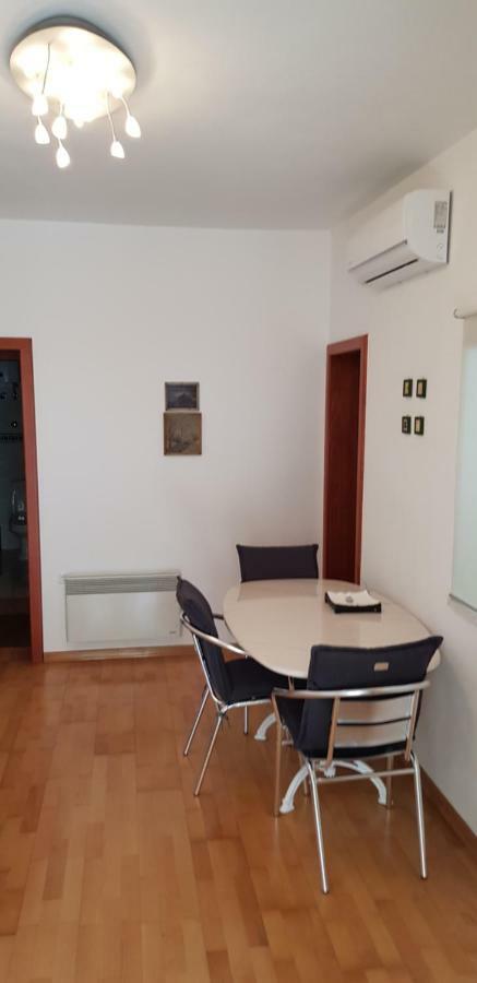 Apartmani Gaj Малинска Экстерьер фото