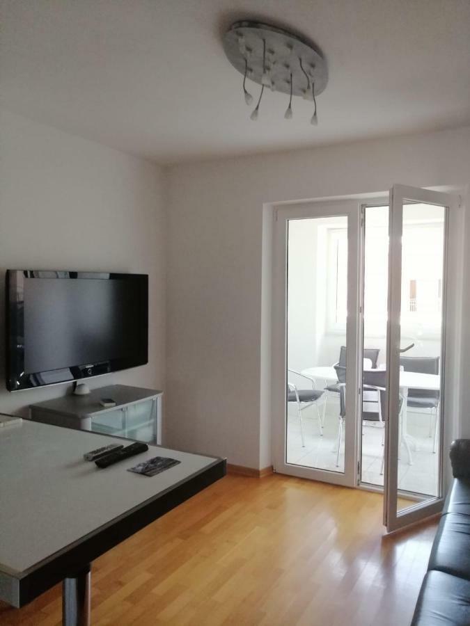 Apartmani Gaj Малинска Экстерьер фото